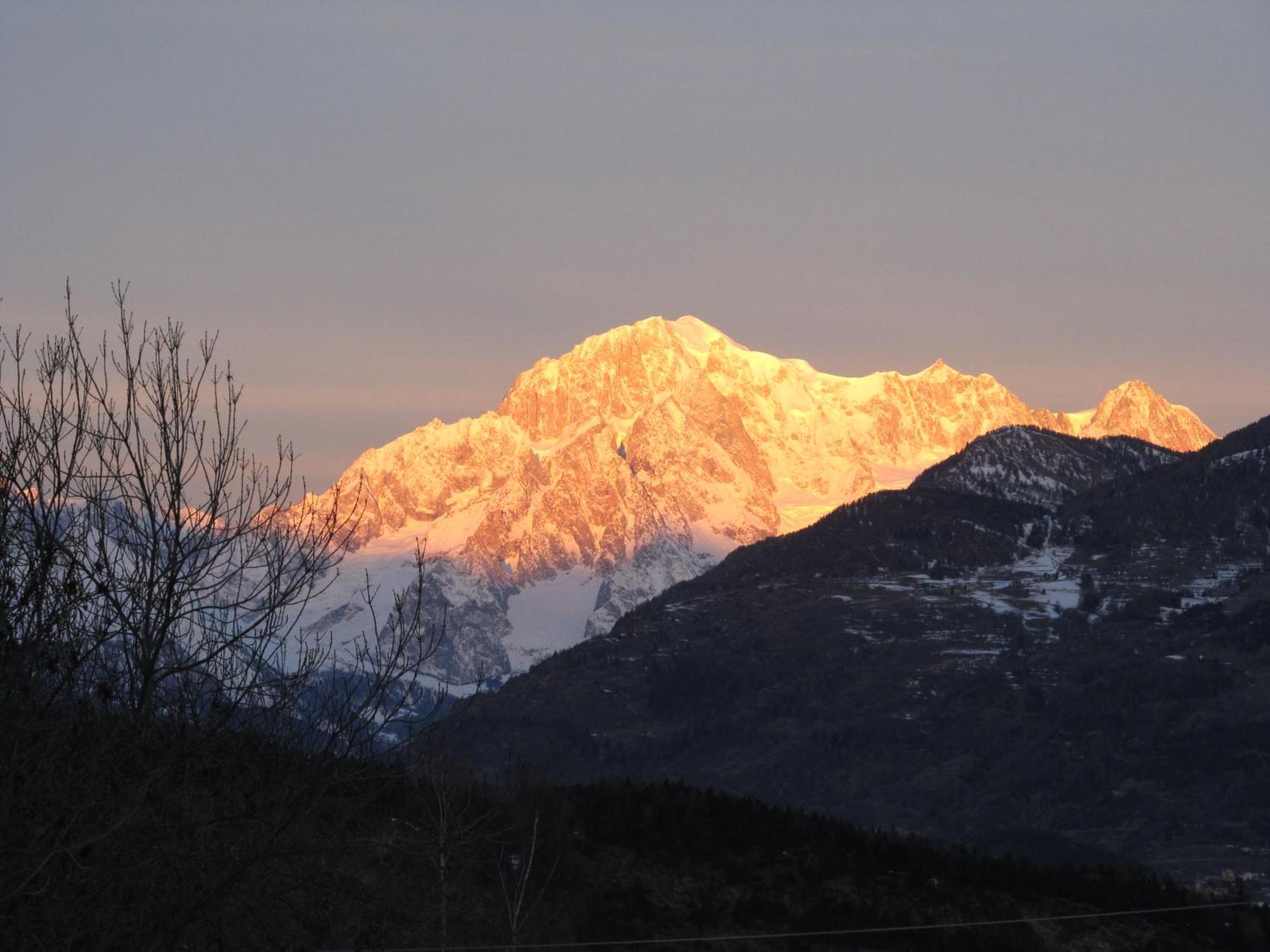 Aosta Maisongnemaz Exterior foto